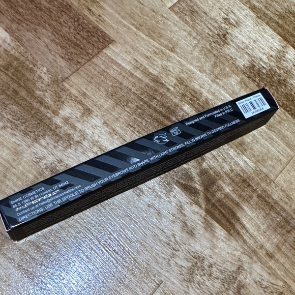✨ Shine Brow Wand in Thrive (0.2 g) - Picture 2 of 5
